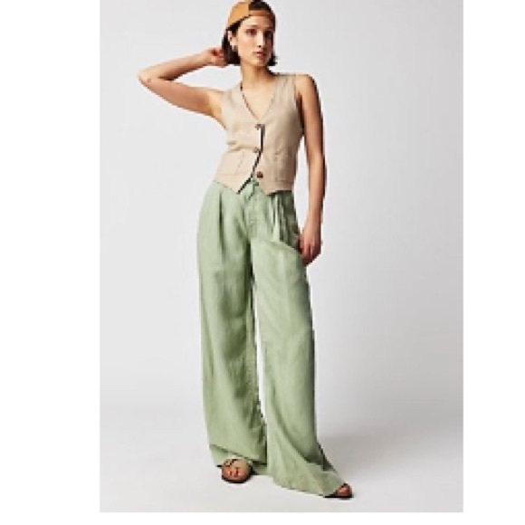 Mother Wide Leg Pants In Light Green